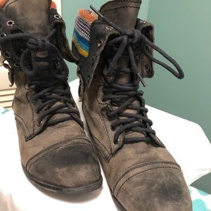 Steve Madden Tie Up Ankle Boots